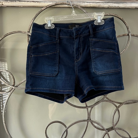 1822 Denim Pants - 1822 Denim Shorts worn once. Like new. Super soft stretch 3 inch inseem (approx)